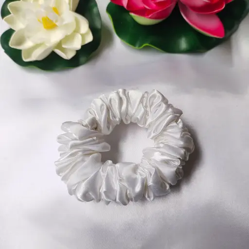 Scrunches White Large